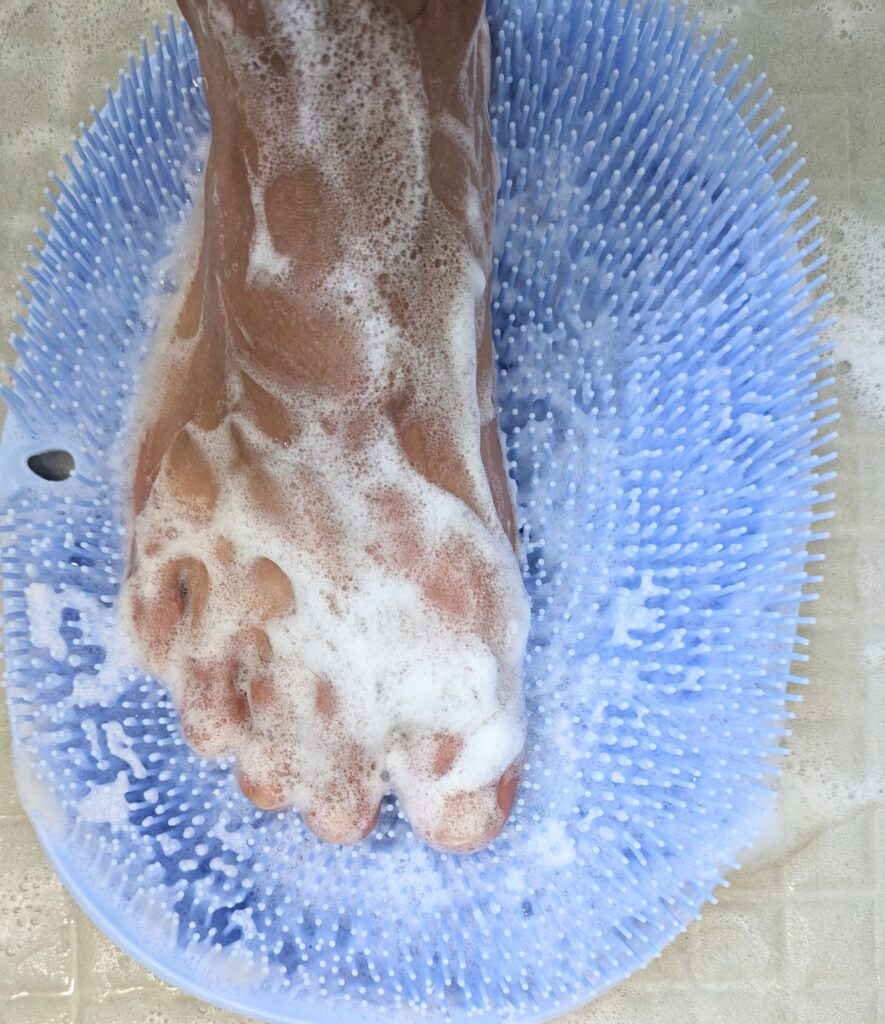 フットブラシ使用中