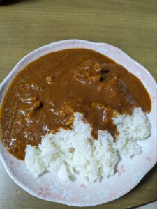 牛ばら肉の大盛りカレー