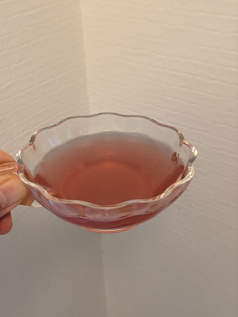 キンダープンシュを注いだ様子