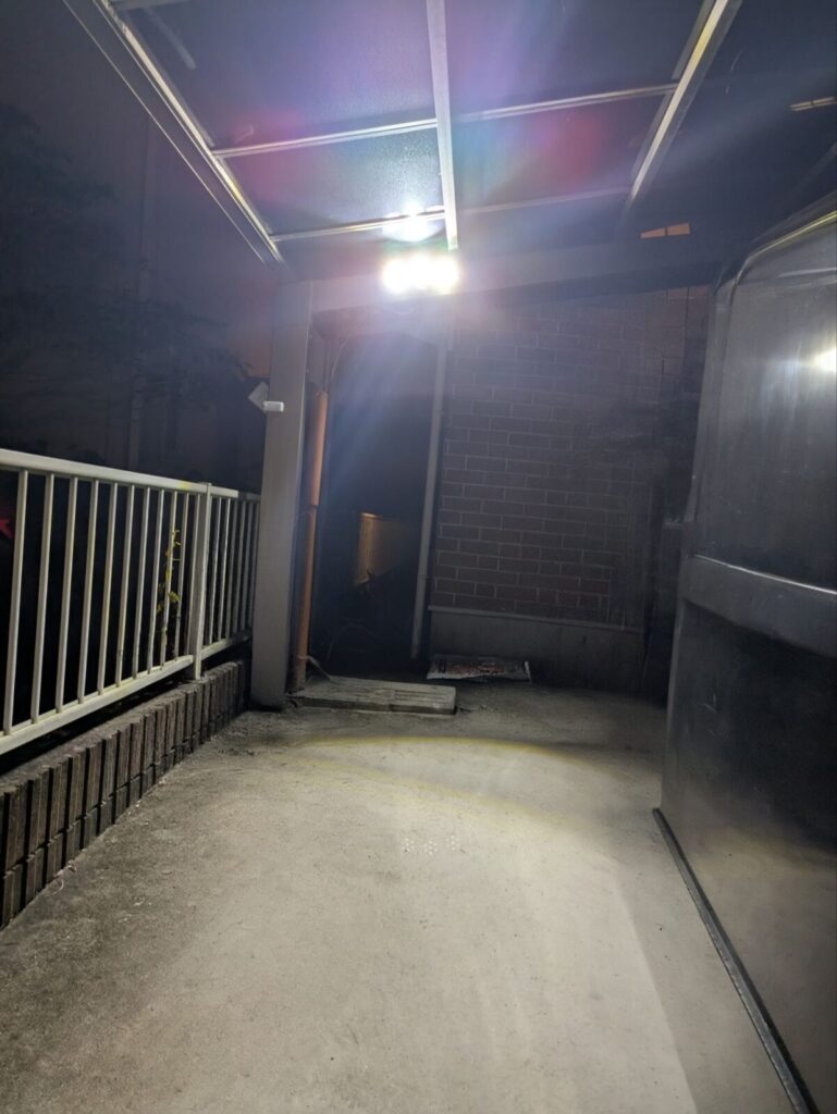 夜間に点灯したS-330L