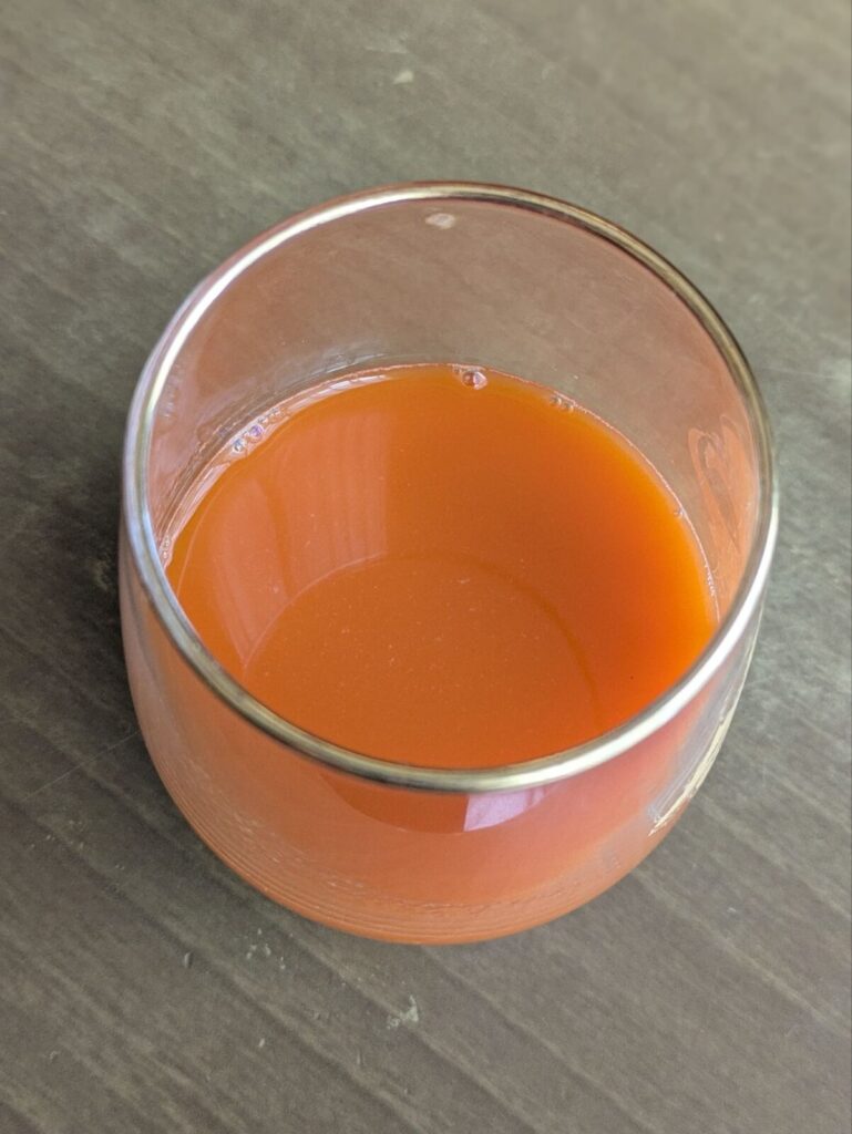 無印良品国産野菜100%ジュースにんじんのパッケージの中身