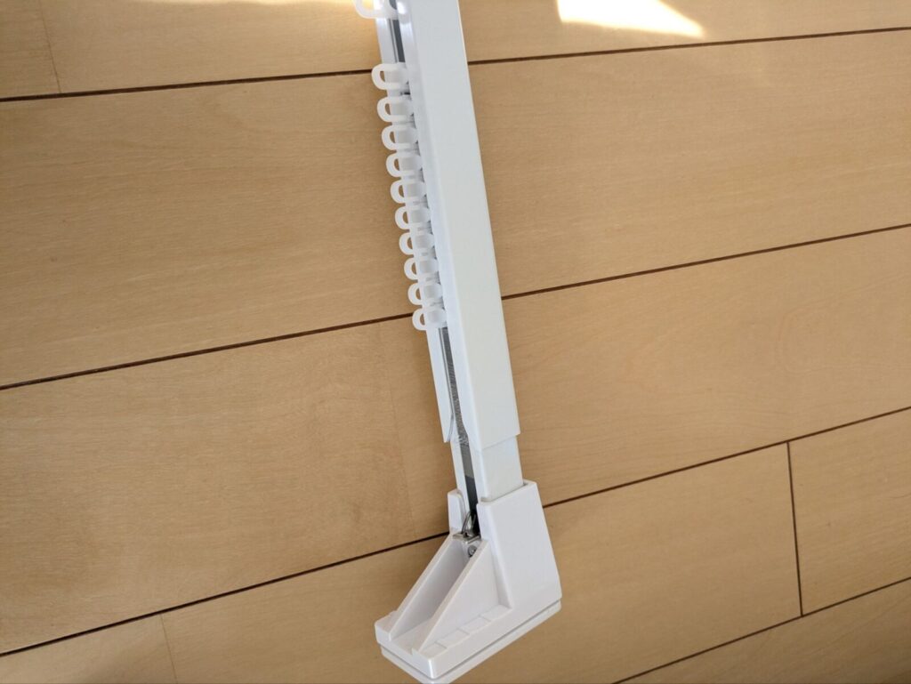 突っ張りカーテンレールのストッパー