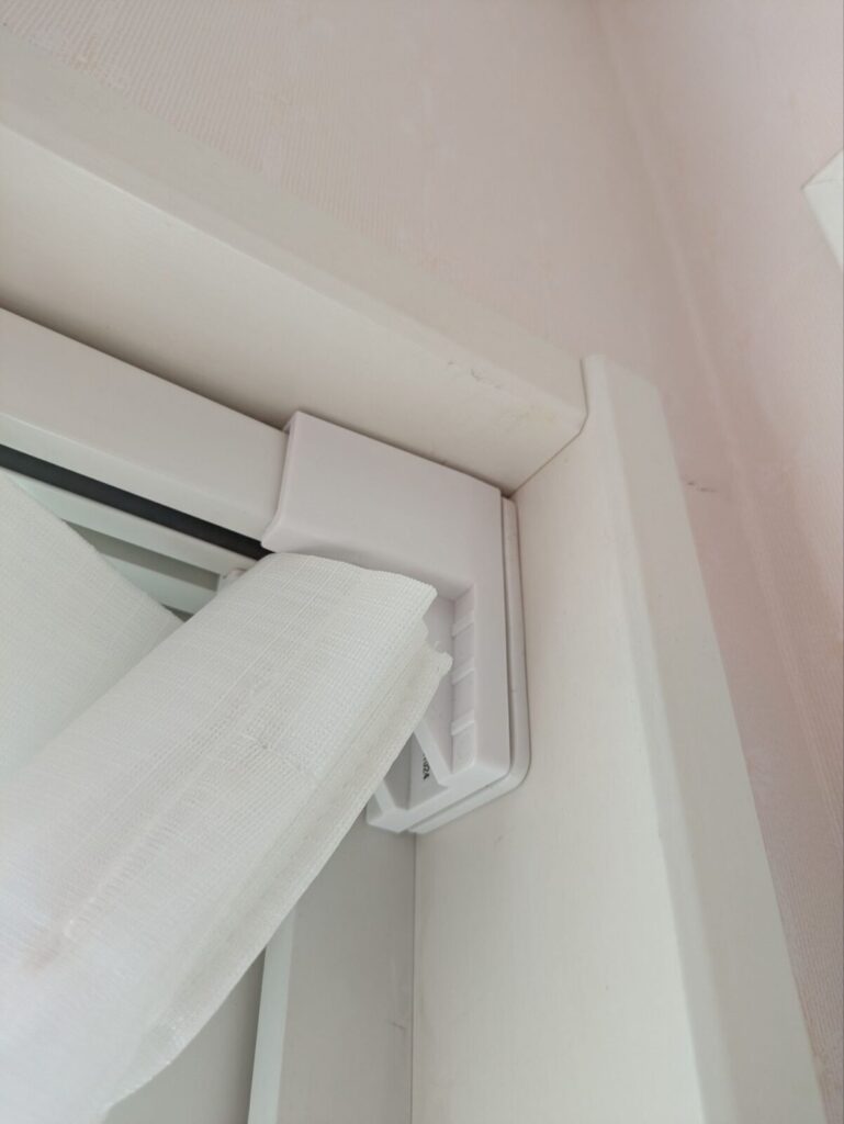 突っ張りカーテンレールの設置